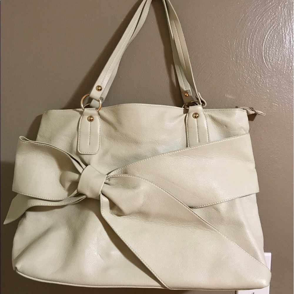 Cream bow purse
